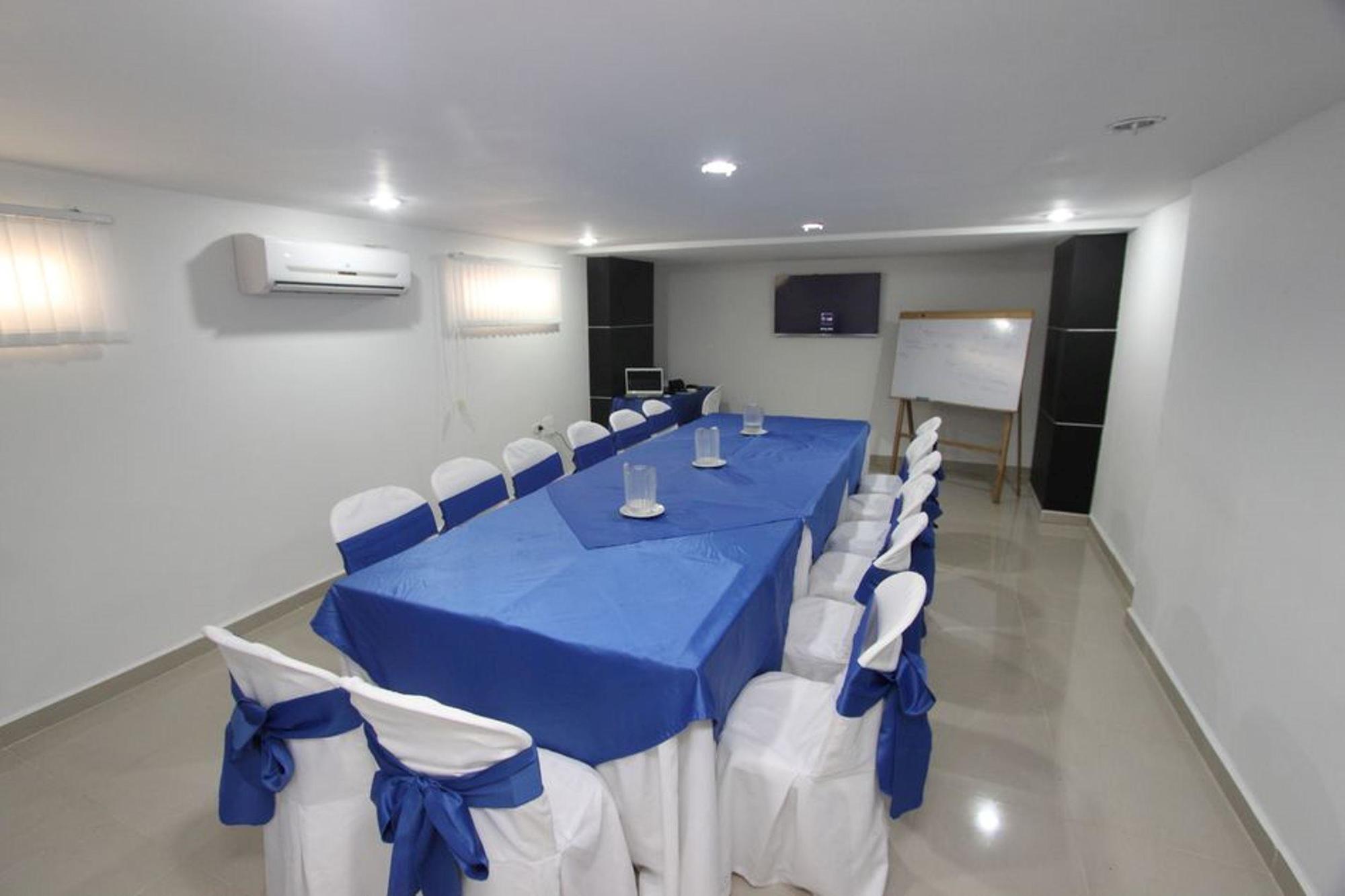 Hotel Puerta De Oro Barranquilla  Exteriör bild